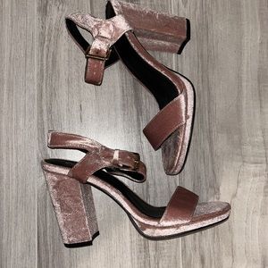 Qupid Pink velvet heel
